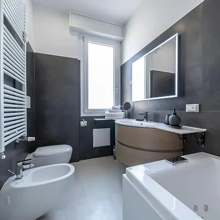 Via Indipendenza - Attico Di Lusso Con Piscina Apartment Bologna Exterior photo