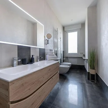 Via Indipendenza - Attico Di Lusso Con Piscina Apartment Bologna Exterior photo